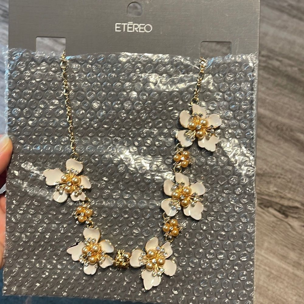 Etereo Flower Necklace NEW